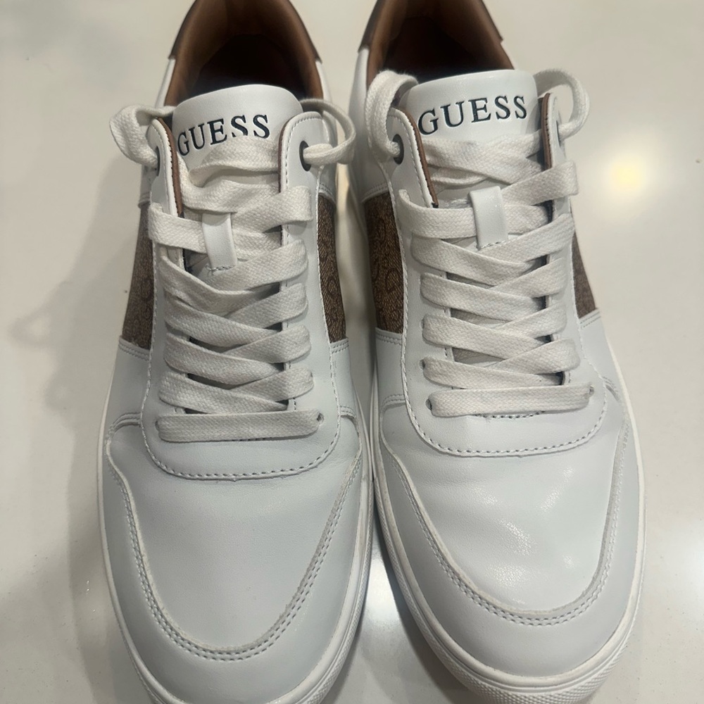 GUESS Men's White and Brown Casual Sneakers